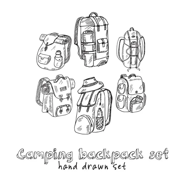Handgezeichnetes Kritzelset für den Campingrucksack. Vektorillustration. Vereinzelte Elemente auf weißem Hintergrund. Symbolsammlung. — Stockvektor