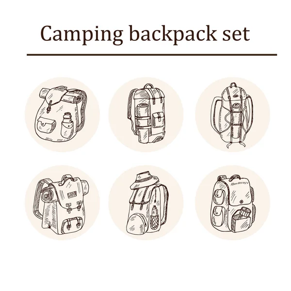 Handgezeichnetes Kritzelset für den Campingrucksack. Isolierte Elemente auf weißem Hintergrund. Symbolsammlung. — Stockvektor