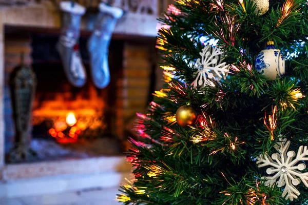 Oudejaarsavond Bij Open Haard Kerstmis Vreugdevolle Anticipatie Vakantie Warmte Omgeven Stockfoto