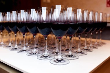   şarap şarap bardakları