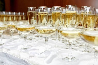   şarap şarap bardakları