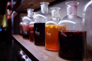 Raf üzerinde farklı meyve suları