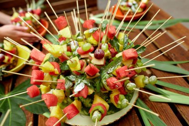 Kanepe meyve ile fotoğrafı