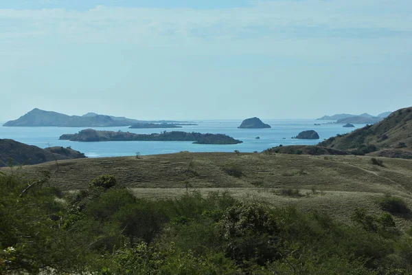 Paisaje de montaña con mar — Foto de Stock