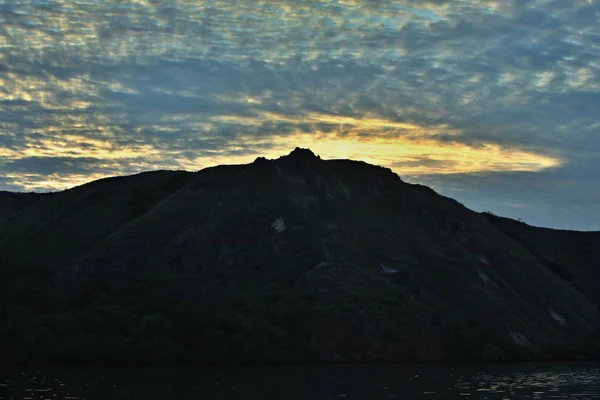 Paesaggio montano al tramonto — Foto Stock