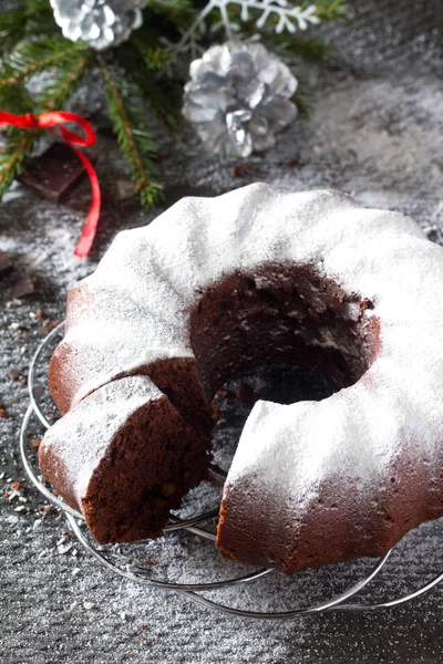 Hagyományos házi készítésű csokoládé torta karácsonyi ünnep desszert — Stock Fotó
