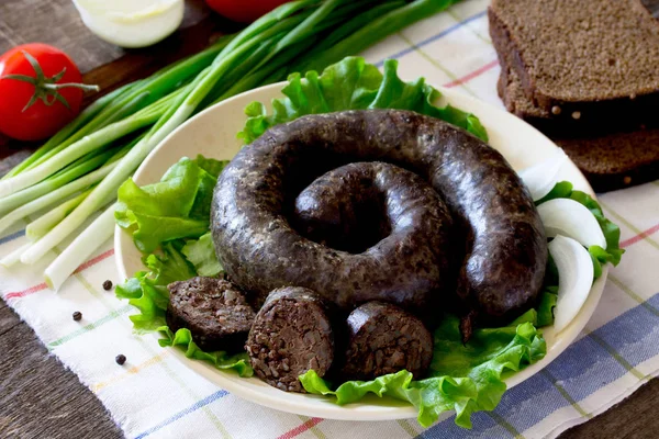 Fígado caseiro de trigo mourisco e salsicha e uma variedade de veget — Fotografia de Stock