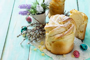 Paskalya arka plan. Tatil masasına Kruffin geleneksel yemek