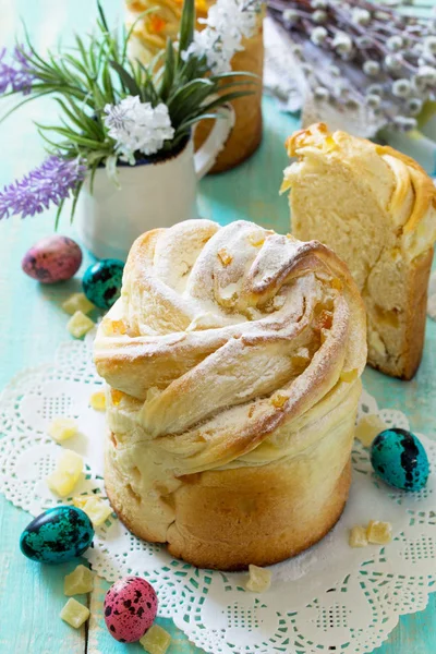 Kruffin tatlı pasta - Paskalya tarifi. Geleneksel Gıda ho