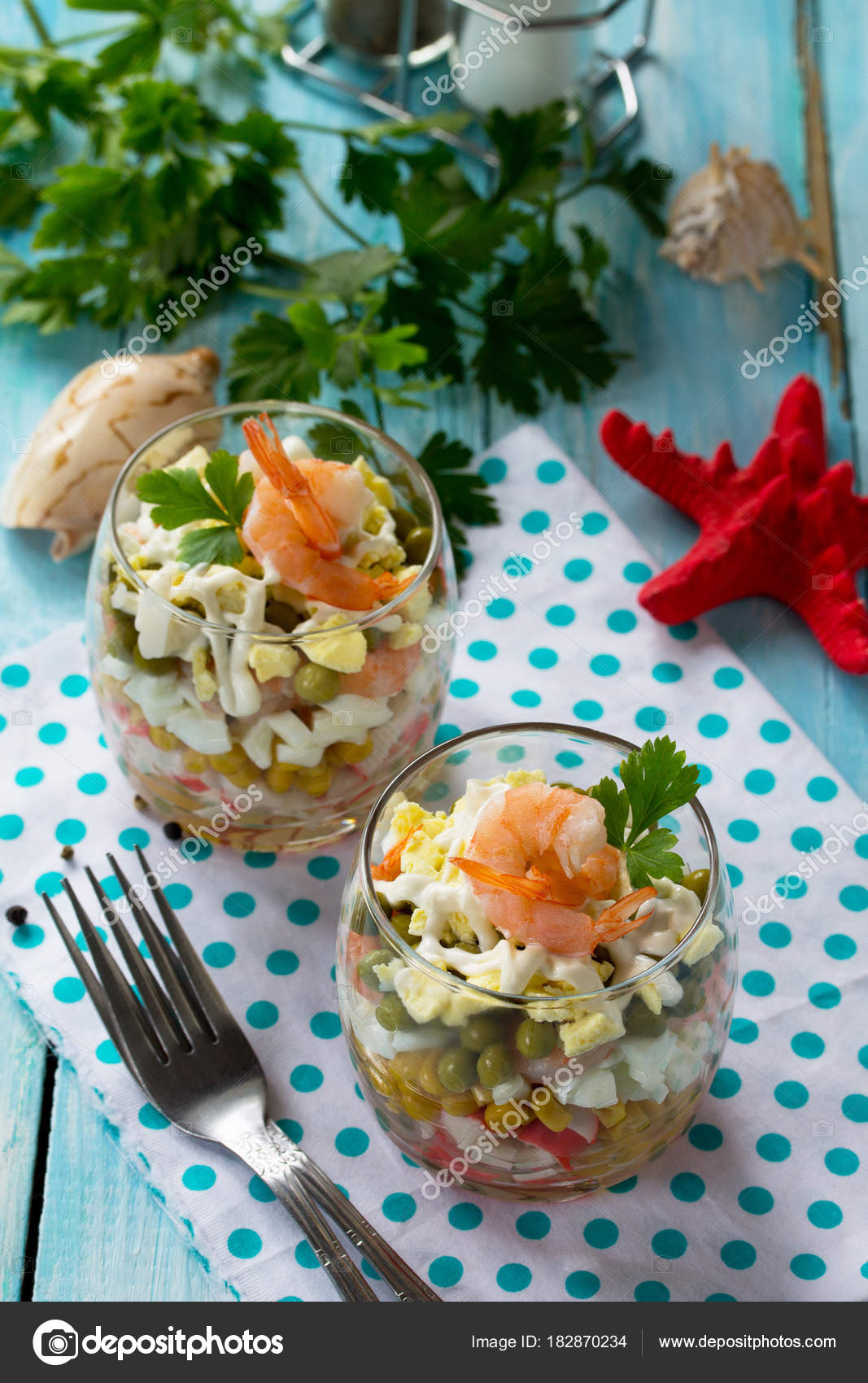 Karides ve mısır salatası Karides ve mısır salatası