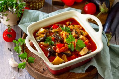 Şükran Günü Sonbahar Menüsü. Patlıcan ve patlıcanlı haşlanmış et.