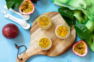 Maracuya Panna cotta ile Maracuya jölesi, İtalyan tatlısı, homem