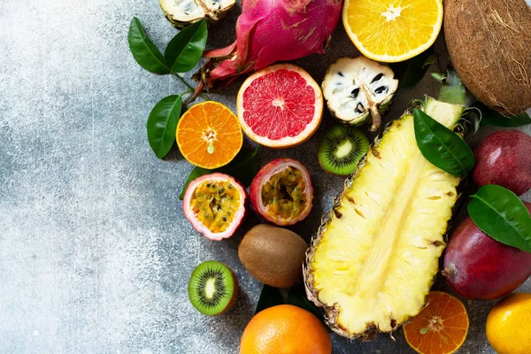 Esotico Asia frutta sfondo. Somma tropicale succosa matura assortita — Foto Stock