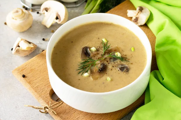 Vegan and diet healthy food. Mushroom soup puree with cream, champignons and vegetables. — Stock Image Vegan Diet Healthy Food Mushroom Soup Puree Cream Champignons Vegetables Stock Picture