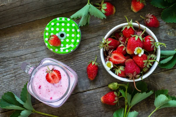 Natuurlijke Detox Fruit Dessert Gezond Dieet Concept Aardbeienfruit Yoghurt Smoothie — Stockfoto
