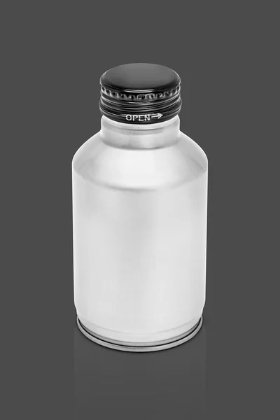 Prázdné obaly nápojů hliník může izolované na šedém pozadí — Stock fotografie