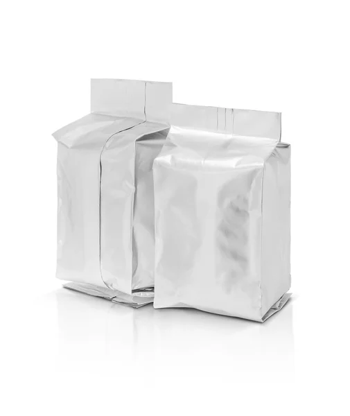 Κενή συσκευασία σακούλα αλουμινίου που απομονώνονται σε λευκό φόντο — Φωτογραφία Αρχείου
