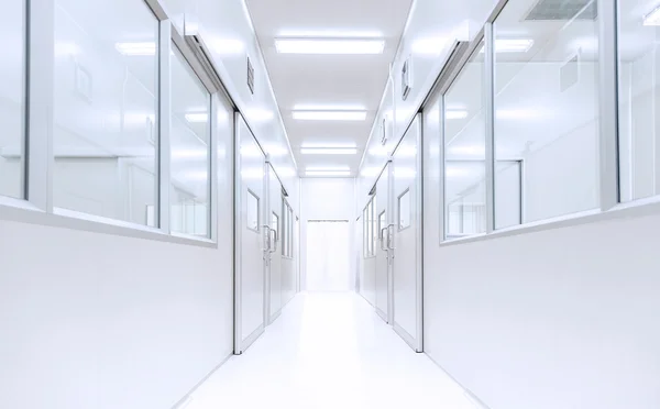 Moderní interiérové vědecké laboratoře pozadí s osvětlením od brány — Stock fotografie