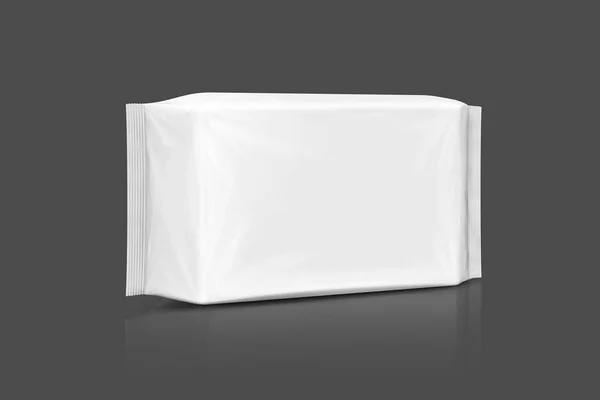 Imballaggio bianco carta salviette umidificate sacchetto isolato su sfondo grigio — Foto Stock