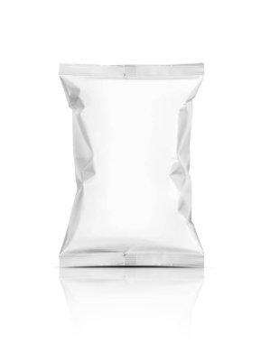 Beyaz arka plan üzerinde izole boş ambalaj çerez kesesi