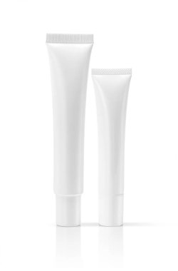 Beyaz arka plan üzerinde izole boş ambalaj kozmetik tüp