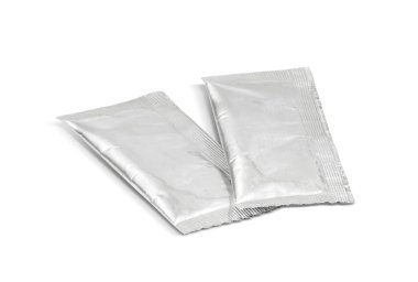 Beyaz arka plan üzerinde izole boş ambalaj şeker folyo poşet