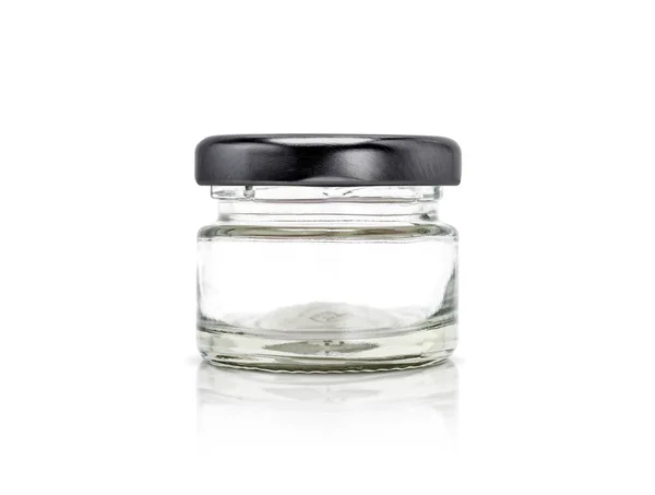 Embalagem em branco garrafa de vidro transparente com tampa de alumínio preto — Fotografia de Stock