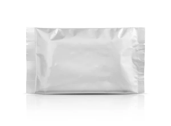 孤立在白色背景上的空白包装铝铝箔袋 — 图库照片