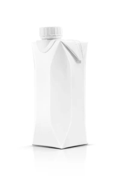 プラスチック製のキャップが白い背景で隔離の空白包装ミルク コンテナー用ボックス — ストック写真