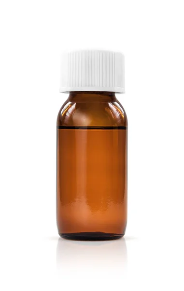 Embalagem em branco frasco de vidro marrom para xarope líquido medicina isolada em fundo branco — Fotografia de Stock