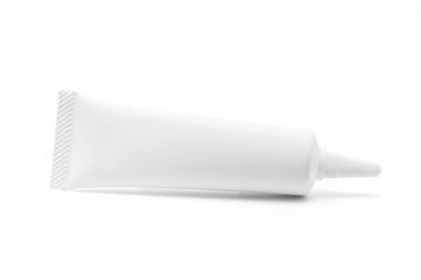 Beyaz arka plan üzerinde izole boş ambalaj beyaz plastik kozmetik tüp