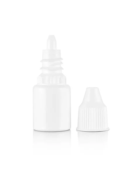 Üres csomagolás fehér műanyag palack szem Cseppszámláló gyógyszert elszigetelt fehér background — Stock Fotó