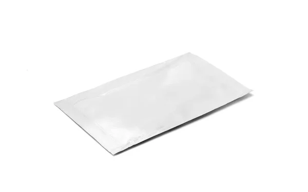 孤立在白色背景上的空白包装箔香包 — 图库照片