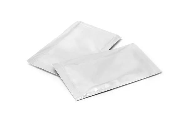 Saqueta de folha de embalagem em branco isolada sobre fundo branco — Fotografia de Stock