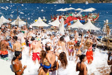 Marmaris, Türkiye - Temmuz, 13tgh, plaj yaz parti marmaris Türkiye 2015 - köpük