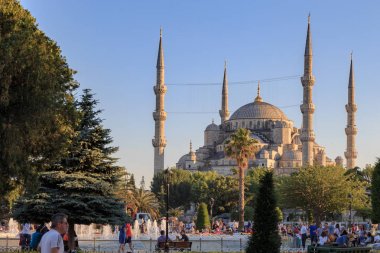İstanbul Camii Çeşmesi gece Türkiye'de