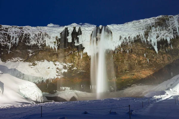 アイスランドのSeljalandsfoss滝 アイスランドの冬 冬のSeljalandsfoss滝 — ストック写真