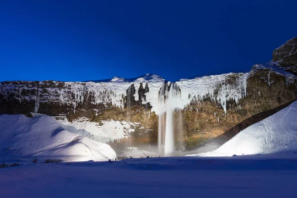 アイスランドのSeljalandsfoss滝 アイスランドの冬 冬のSeljalandsfoss滝 — ストック写真