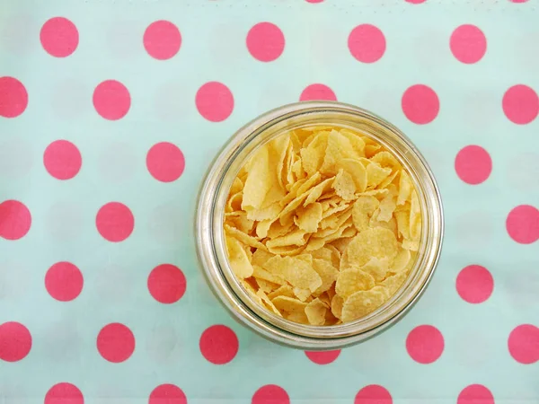 Nahaufnahme von Cornflakes in der Grasflasche — Stockfoto