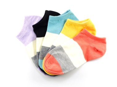 renkli çorap koleksiyonu izole beyaz arka plan üzerinde