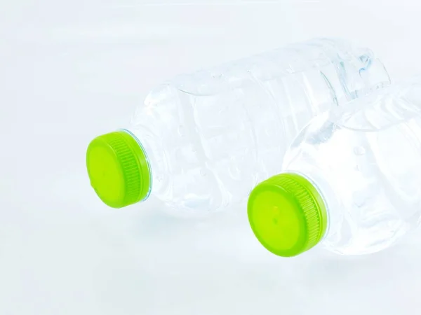 Botellas de plástico de agua de cerca — Foto de Stock