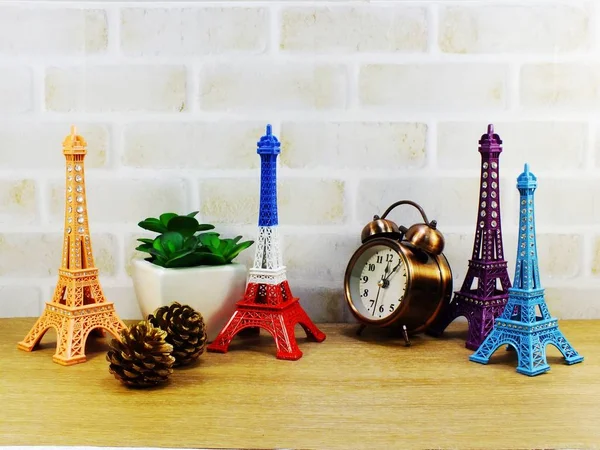 Image of decorative eiffel tower and different home decor related objects — Stock Photo, Image