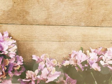 çiçek buketi vintage filtre renk ile ahşap arka plan