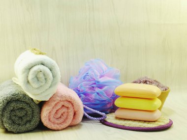 Spa aksesuarları şampuan sabun ve duş krem banyo ürünleri ile temizlik hijyen