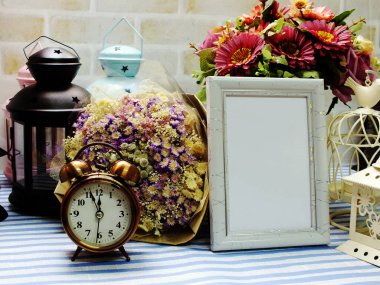 çerçeve ev dekorasyonu kadar alay