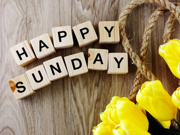 mutlu Pazar ahşap masa vintage filtreli