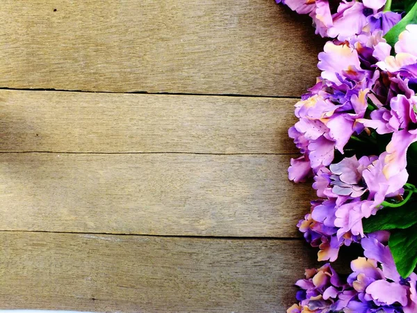 çiçek buketi vintage filtre renk ile ahşap arka plan