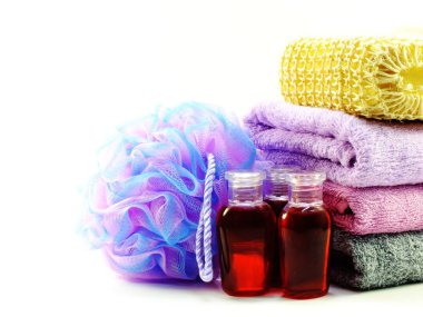 Spa aksesuarları şampuan sabun ve duş krem banyo ürünleri ile temizlik