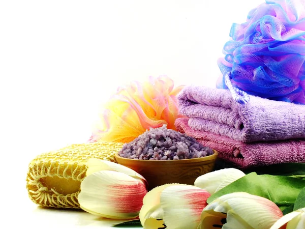 Spa aksesuarları şampuan sabun ve duş krem banyo ürünleri ile temizlik