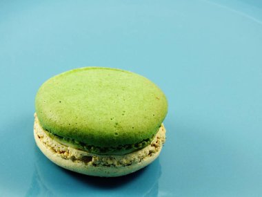 macaroons mavi arka plan üzerinde görünümü top